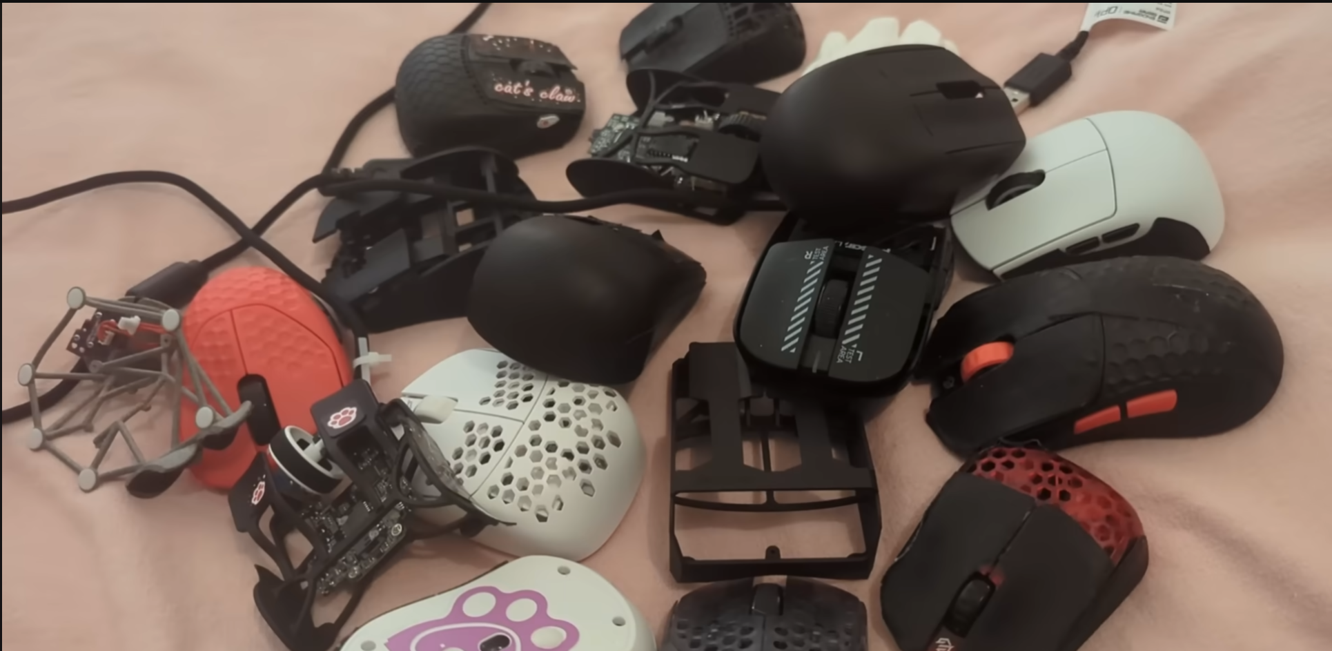 A bunch of 3d printed ftip mice